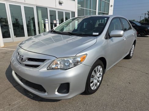 Used 2012 Toyota Corolla LE FWD image 13