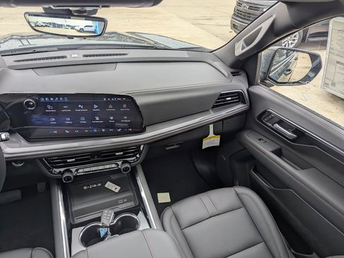 New 2026 Chevrolet Suburban RST image 21