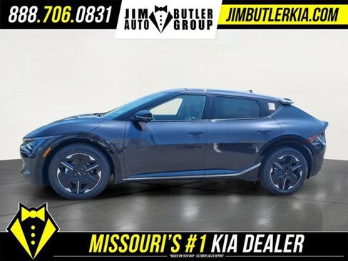 New 2026 Kia EV6 Wind RWD image 16