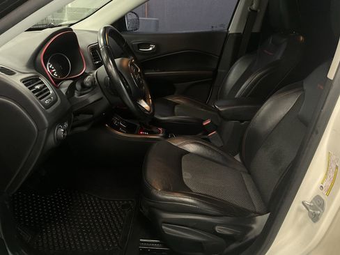 Used 2019 Jeep Compass Trailhawk AWD/4WD image 9