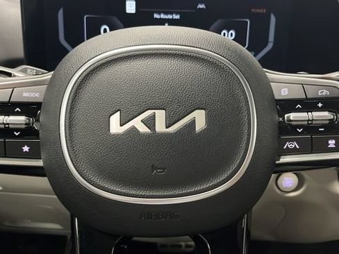 Used 2025 Kia Sorento SX Prestige AWD/4WD image 16