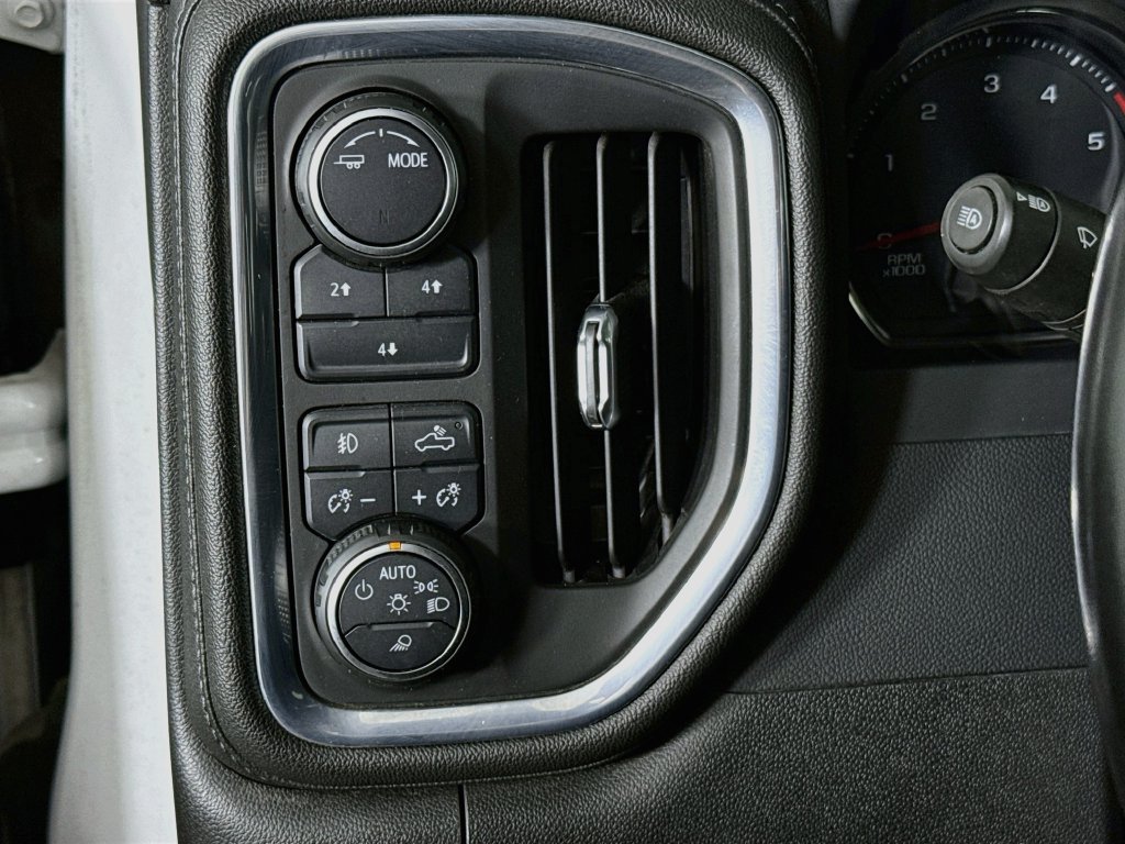 Used 2023 Chevrolet Silverado 2500 LT w/ Convenience Package AWD/4WD image 10