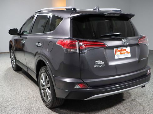 Used 2018 Toyota RAV4 Limited FWD image 9