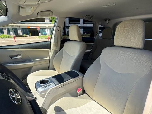 Used 2012 Toyota Prius V Three image 11