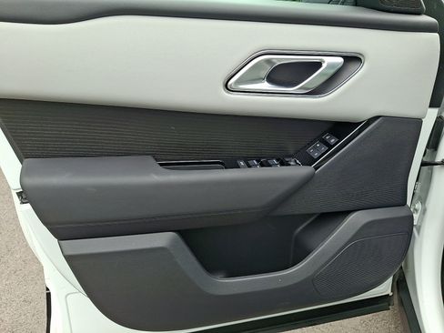 Used 2026 Land Rover Range Rover Velar Dynamic SE AWD/4WD image 14