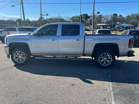 Used 2018 GMC Sierra 1500 SLT image 16