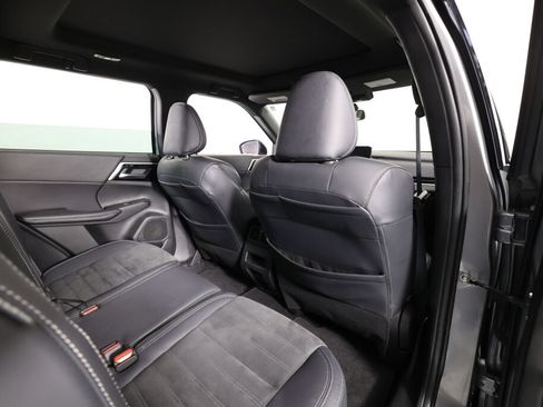 Used 2022 Mitsubishi Outlander SE AWD/4WD image 20