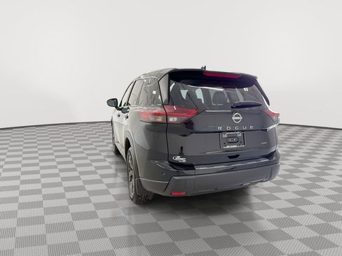 Certified 2025 Nissan Rogue SV image 9