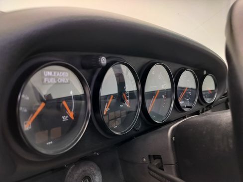 Used 1992 Porsche 911 Carrera RWD image 17