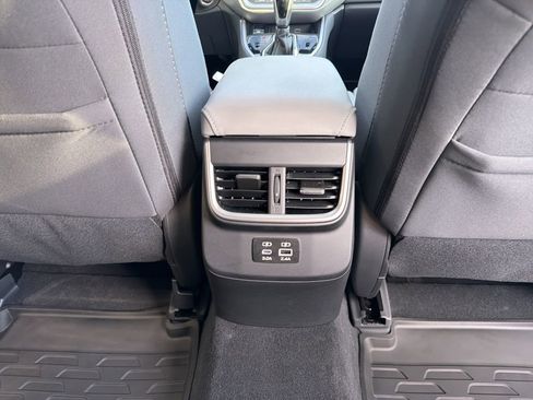 Used 2025 Subaru Outback Premium AWD/4WD image 21