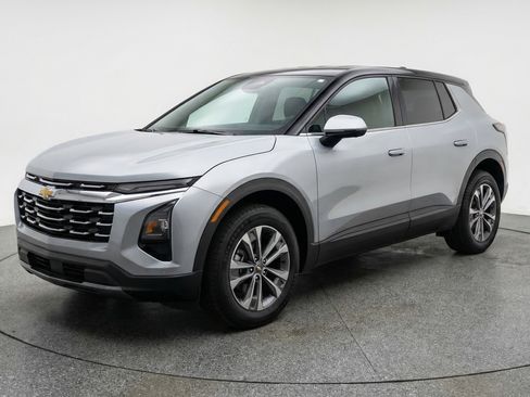 Used 2025 Chevrolet Equinox LT image 3