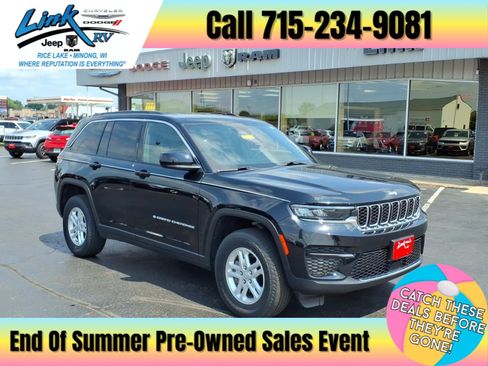 Used 2025 Jeep Grand Cherokee Laredo AWD/4WD image 1