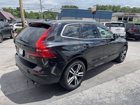 Used 2018 Volvo XC60 T5 Momentum w/ Vision Package AWD/4WD image 6