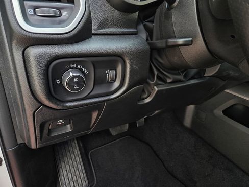 New 2026 RAM 1500 Express AWD/4WD image 14