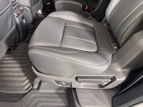 Used 2023 Subaru Ascent Limited w/ Technology Package image 28