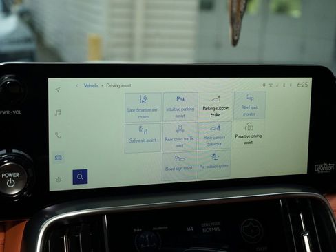 Used 2026 Lexus LX 700h Ultra Luxury image 15