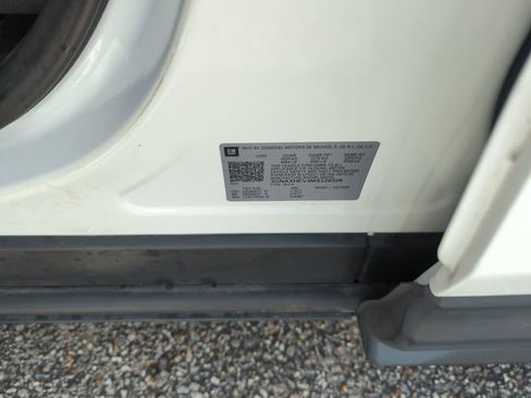 Used 2021 Chevrolet Equinox LS FWD image 36