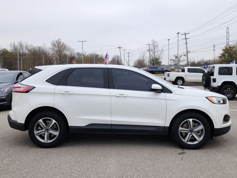 Used 2022 Ford Edge SEL w/ Convenience Package image 2