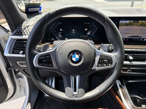 Used 2024 BMW X7 M60i AWD/4WD image 10