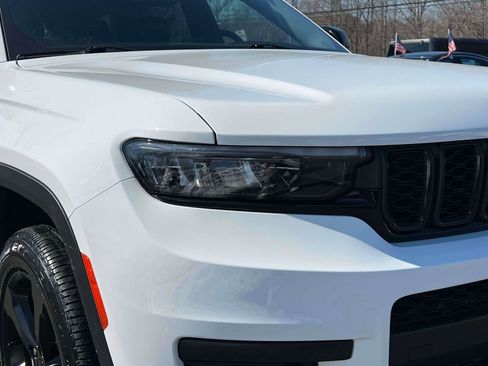 Used 2023 Jeep Grand Cherokee L Laredo image 7