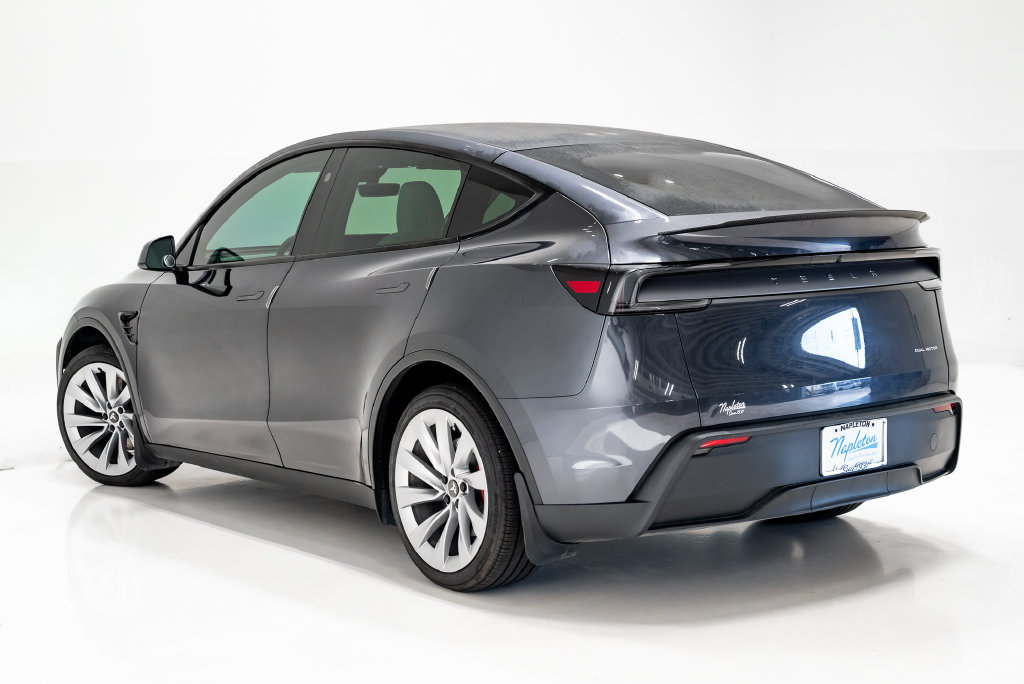 Used 2026 Tesla Model Y Long Range AWD/4WD image 3