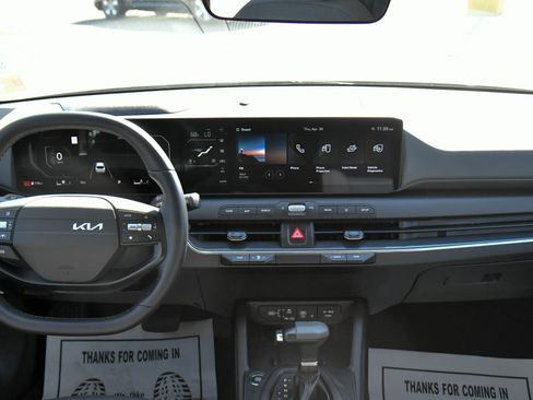 Used 2025 Kia K4 EX FWD image 37