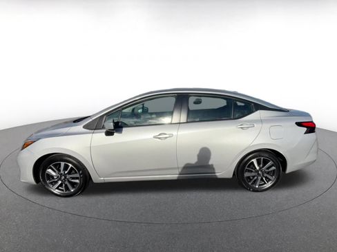 Used 2025 Nissan Versa SV FWD image 9