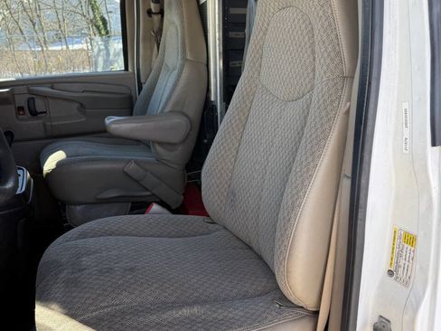 Used 2009 GMC Savana 3500 image 11