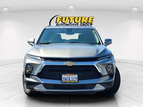 Used 2023 Chevrolet Blazer LT AWD/4WD image 2