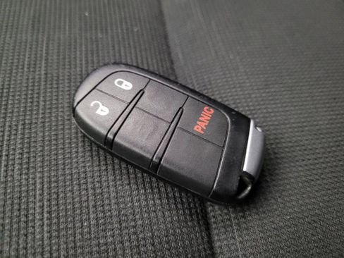 Used 2016 Jeep Grand Cherokee Laredo w/ Quick Order Package 23E image 32