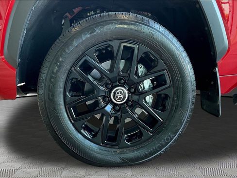 Used 2024 Toyota Tundra Limited AWD/4WD image 33