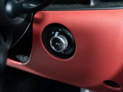 Used 2025 McLaren Artura Spider image 23