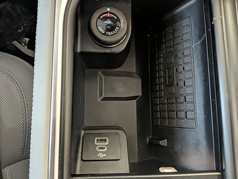 Used 2025 Ford Expedition Max Platinum image 26