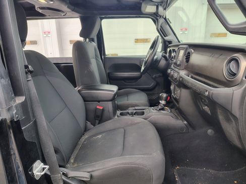 Used 2018 Jeep Wrangler Sport image 13