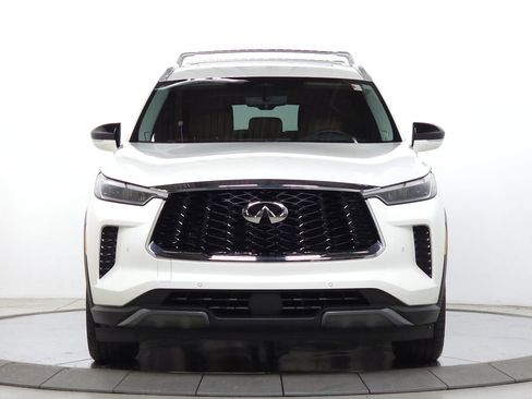 Used 2023 INFINITI QX60 Sensory w/ Vision Package AWD/4WD image 2