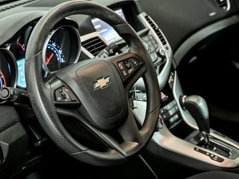 Used 2015 Chevrolet Cruze LT image 15