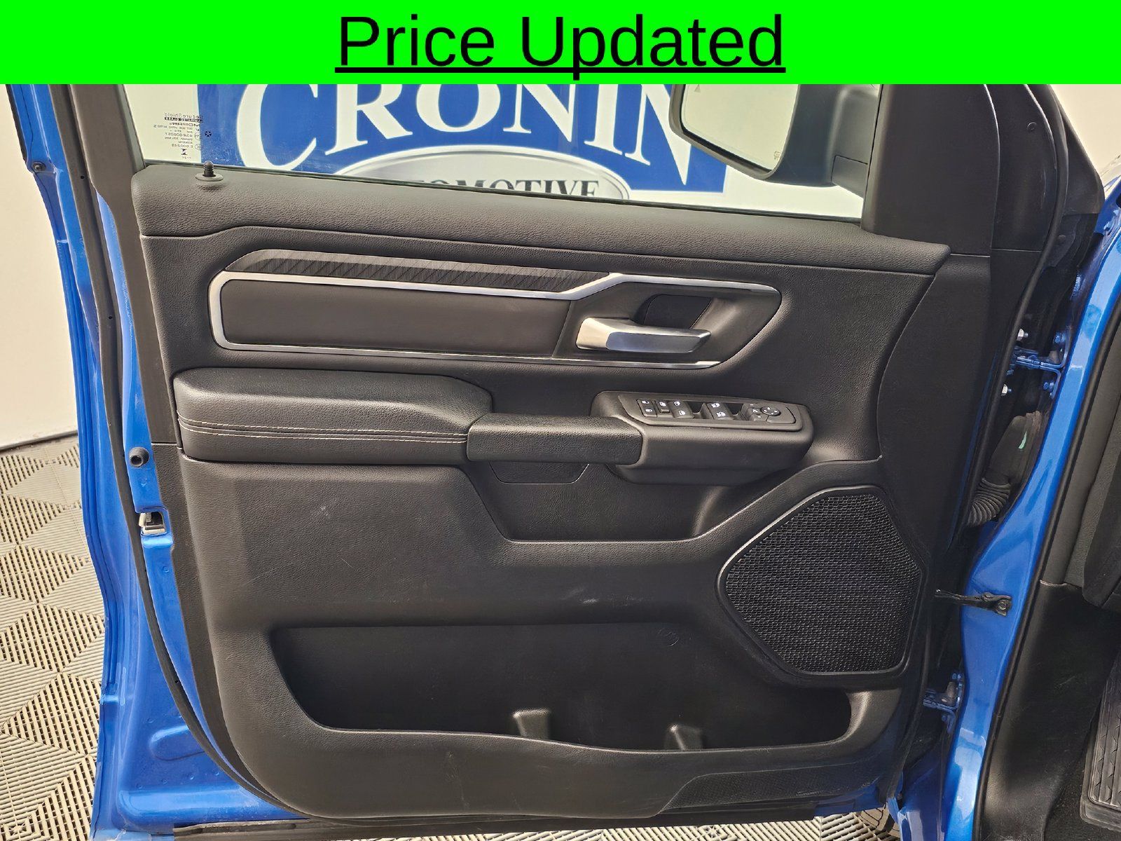 Used 2025 RAM 1500 Big Horn AWD/4WD image 2