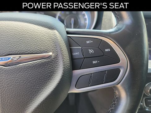 Used 2021 Chrysler 300 Touring RWD image 23
