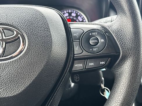 Used 2020 Toyota RAV4 LE image 20