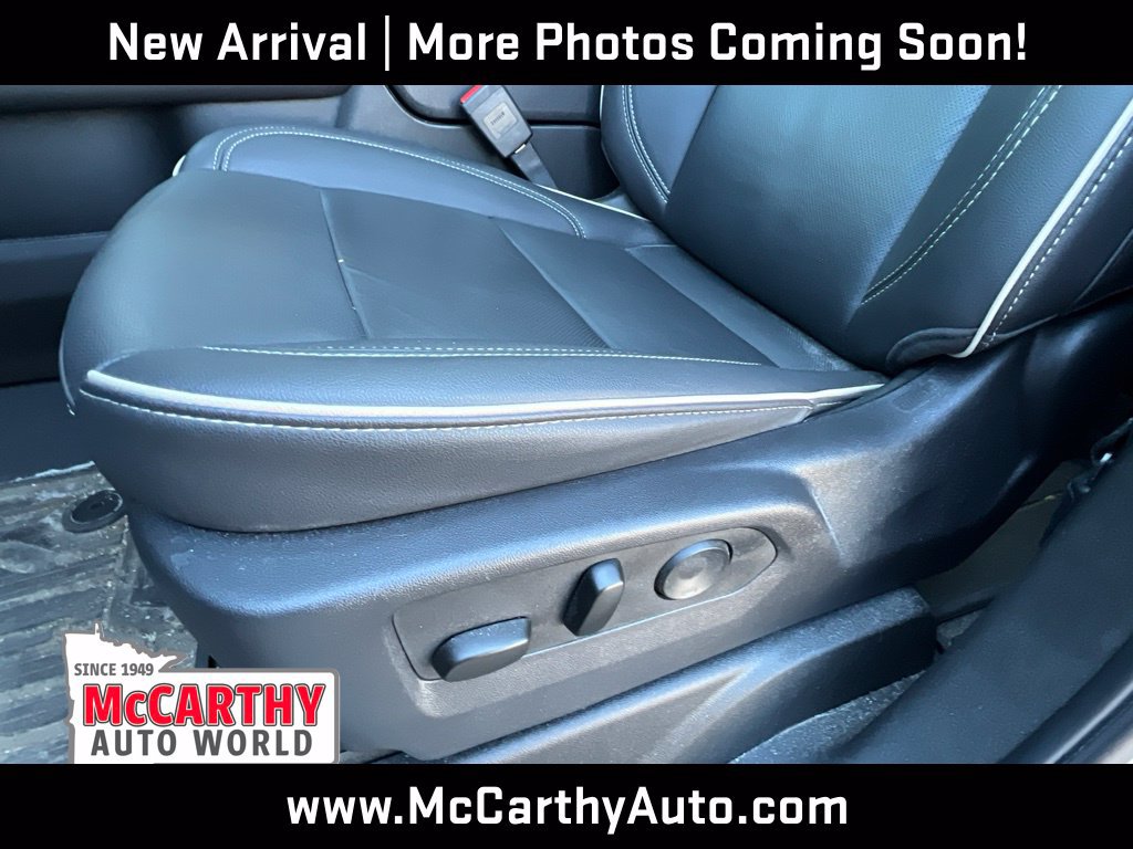 Used 2025 GMC Yukon Elevation w/ LPO, Elevation Black Package AWD/4WD image 11