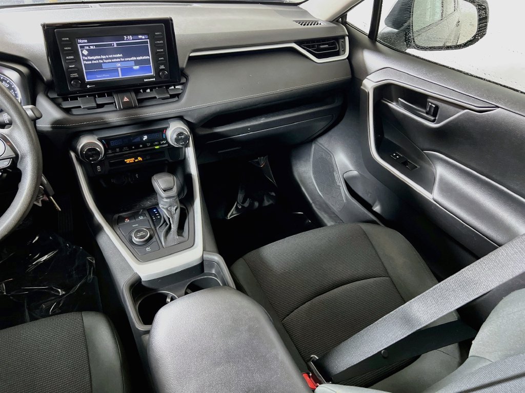 Used 2020 Toyota RAV4 LE w/ Carpet Mat Package AWD/4WD image 20