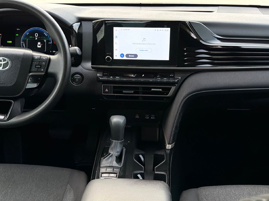 Used 2025 Toyota Camry LE FWD image 14