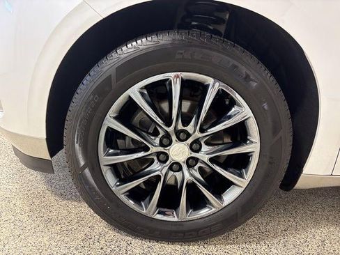 Used 2018 Buick Enclave Premium image 36