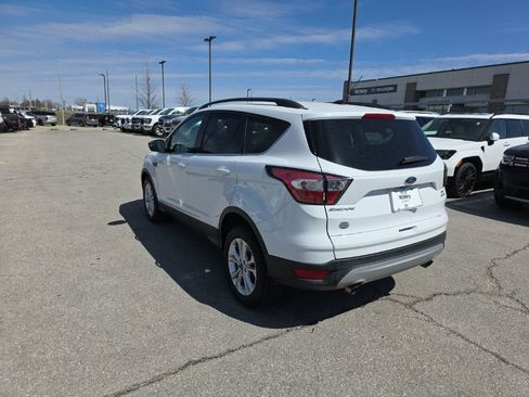Used 2018 Ford Escape SE FWD image 7