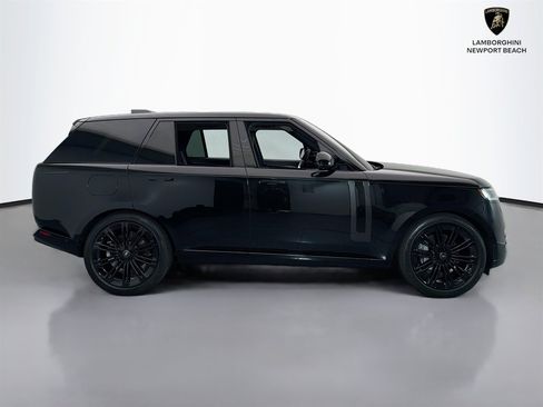 Used 2025 Land Rover Range Rover SE AWD/4WD image 8