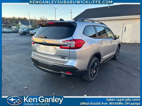Used 2025 Subaru Ascent Onyx Edition image 5