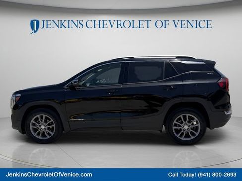 Used 2023 GMC Terrain SLT AWD/4WD image 9