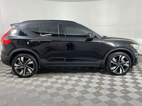 Used 2024 Volvo XC40 B5 Ultimate w/ Protection Package Premier image 11