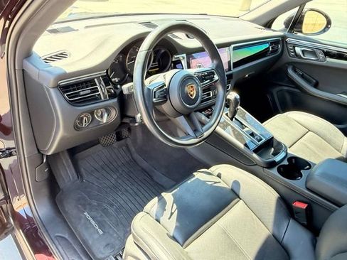 Used 2023 Porsche Macan AWD/4WD image 10