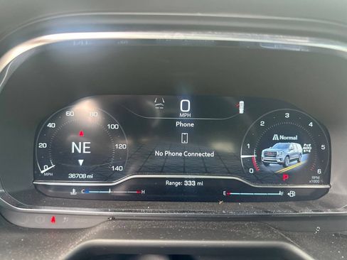 Used 2023 GMC Yukon SLT w/ SLT Premium Package AWD/4WD image 16